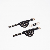 Черные кожаные наручники с клепками, кольцами и золотистой фурнитурой - Crazy Handmade - купить с доставкой в Балаково