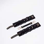 Черный кожаные оковы с узорами и золотистой фурнитурой - Crazy Handmade - купить с доставкой в Балаково