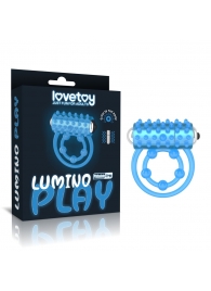 Голубое, светящееся в темноте виброкольцо Lumino Play Vibrating Penis Ring - Lovetoy - в Балаково купить с доставкой