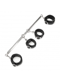 Две пары черных фиксаторов для рук и ног на металлической распорке Spreader Bar - Lux Fetish - купить с доставкой в Балаково