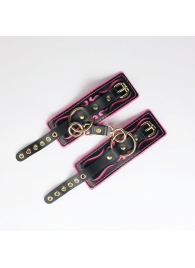 Черные кожаные наручники с розовой строчкой - Crazy Handmade - купить с доставкой в Балаково