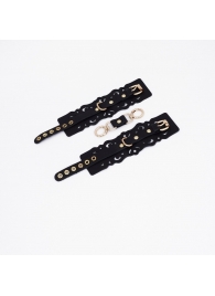 Черные кожаные наручники с узорами и золотистой фурнитурой - Crazy Handmade - купить с доставкой в Балаково