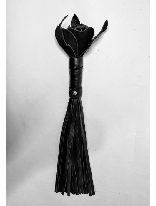 Черная кожаная плеть с розой в рукояти - 40 см. - БДСМ Арсенал - купить с доставкой в Балаково