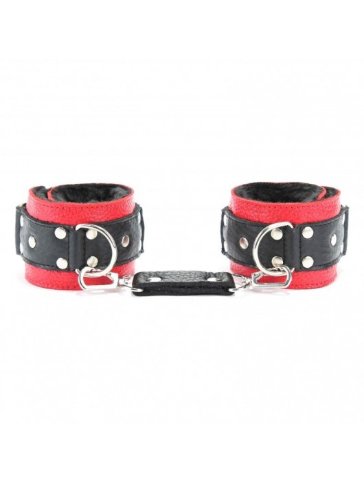Красно-чёрные кожаные наручники с меховым подкладом - БДСМ Арсенал - купить с доставкой в Балаково