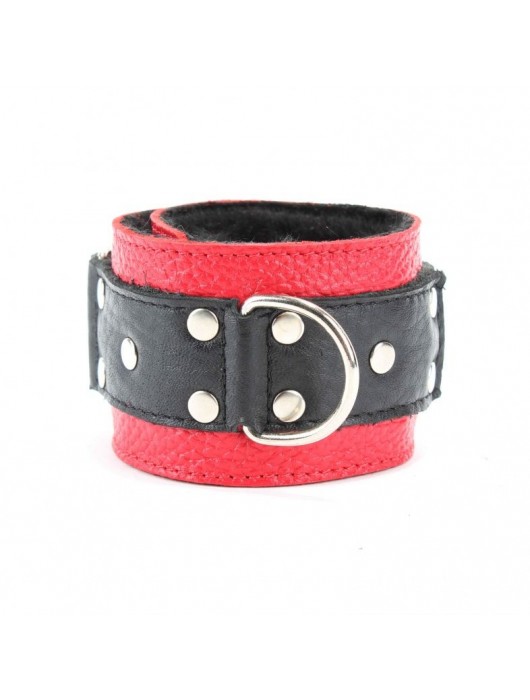 Красно-чёрные кожаные наручники с меховым подкладом - БДСМ Арсенал - купить с доставкой в Балаково