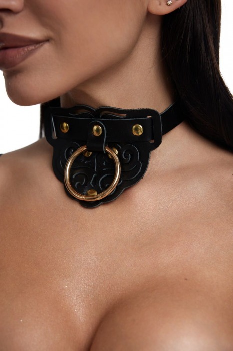 Черный фигурный кожаный ошейник с золотистой фурнитурой - Crazy Handmade - купить с доставкой в Балаково