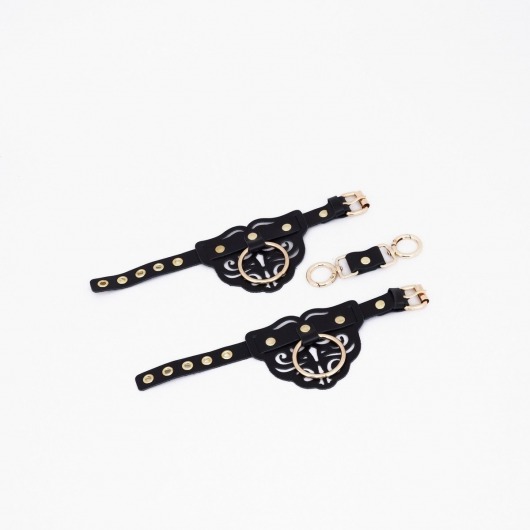 Черные кожаные наручники с клепками, кольцами и золотистой фурнитурой - Crazy Handmade - купить с доставкой в Балаково