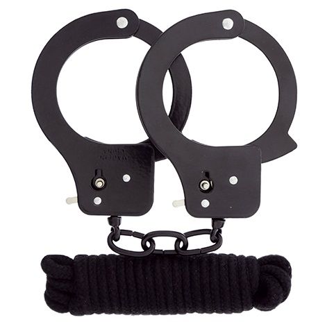 Чёрные наручники из листового металла в комплекте с веревкой BONDX METAL CUFFS LOVE ROPE SET - Dream Toys - купить с доставкой в Балаково